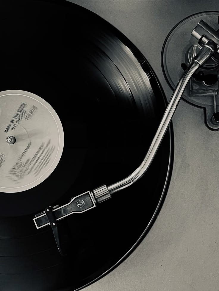 Vinyl record - Audio tools demo, MP3 to WAV and trim
